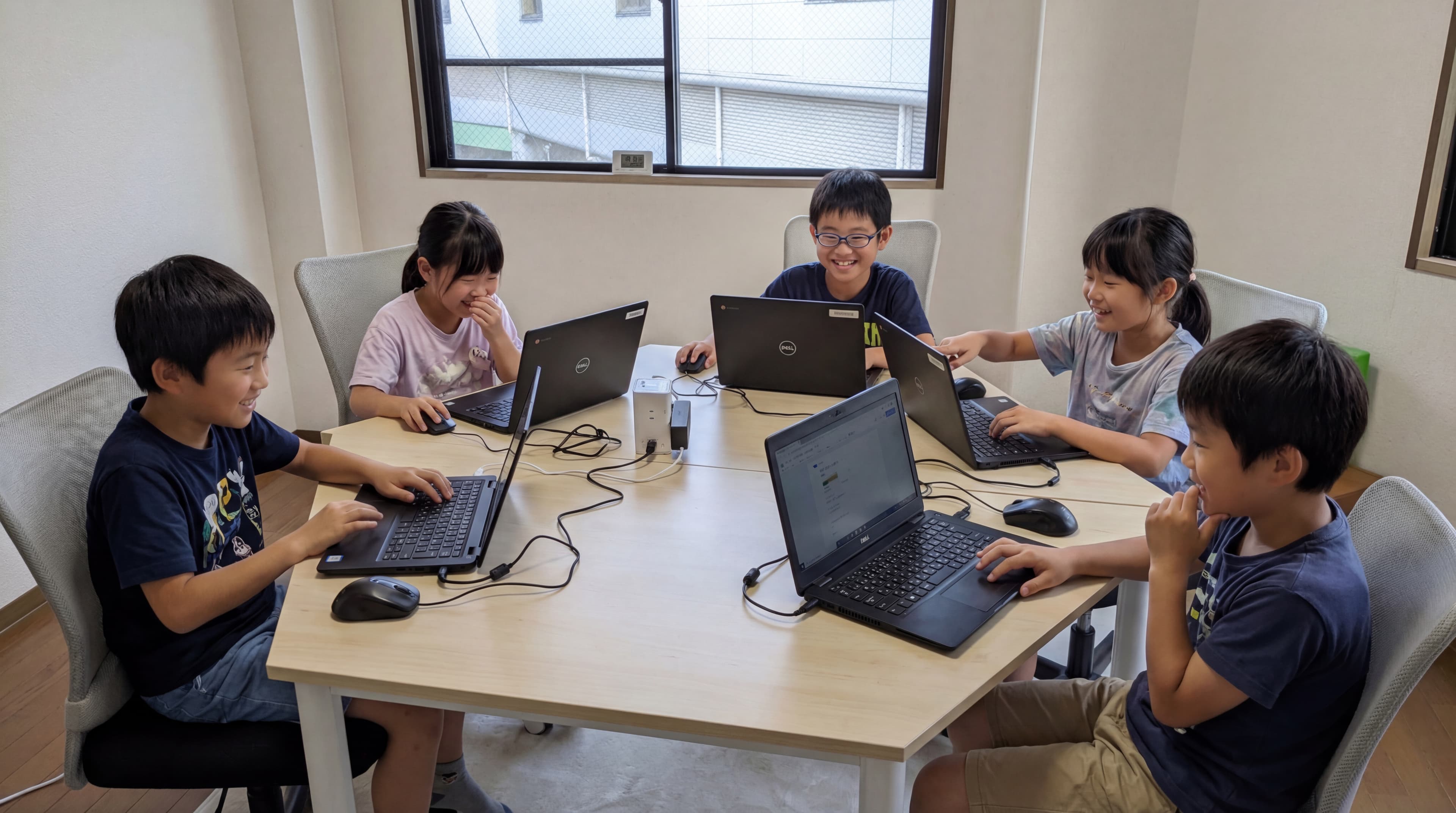 教室でのグループ学習